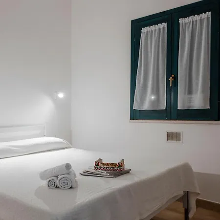 Adele Alcamo, Piscina Privata E Privacy *