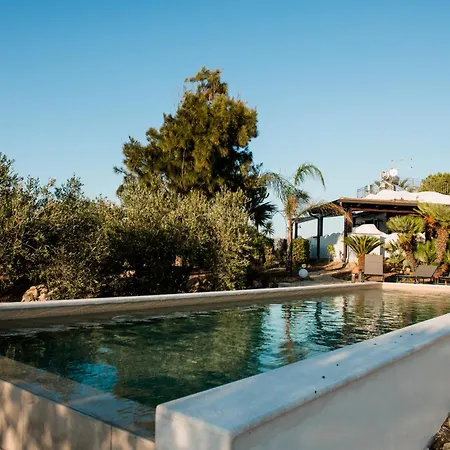 Adele Alcamo, Piscina Privata E Privacy *