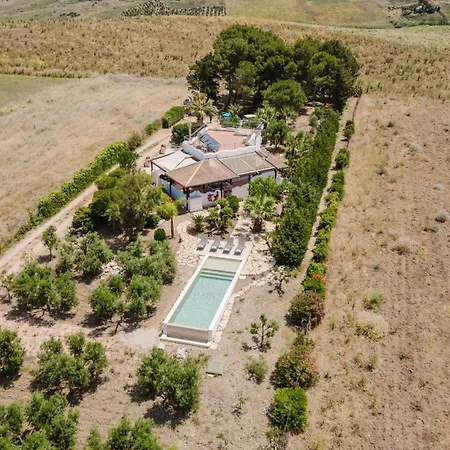 Adele Alcamo, Piscina Privata E Privacy Villa