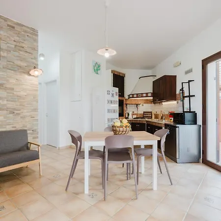 Adele Alcamo, Piscina Privata E Privacy *