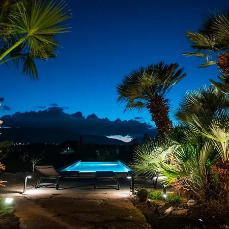 Adele Alcamo, Piscina Privata E Privacy *