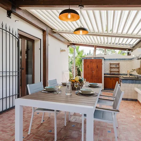 Adele Alcamo, Piscina Privata E Privacy *