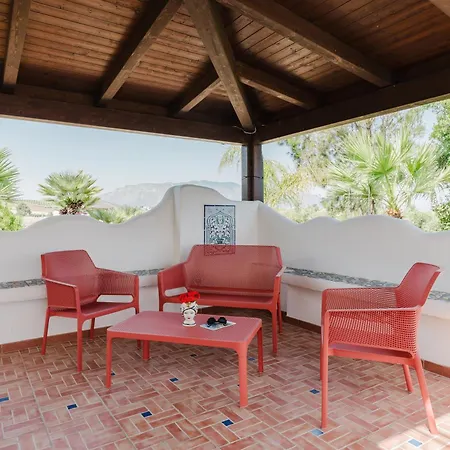 Adele Alcamo, Piscina Privata E Privacy Villa Alcamo Marina