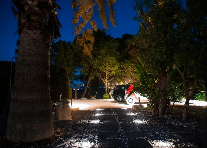 Adele Alcamo, Piscina Privata E Privacy *